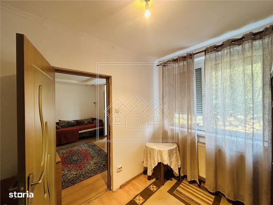 Ap cu 2 camere, balcon - Zona Cedonia