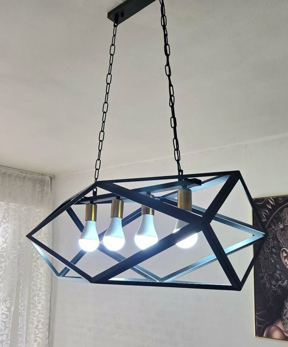 Модерен метален,висящ плафон в черно и златисто