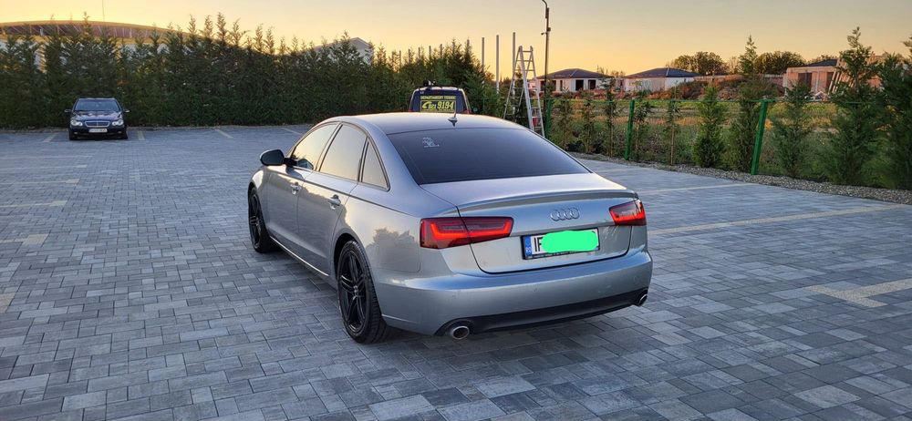 Vând Audi A6 2012