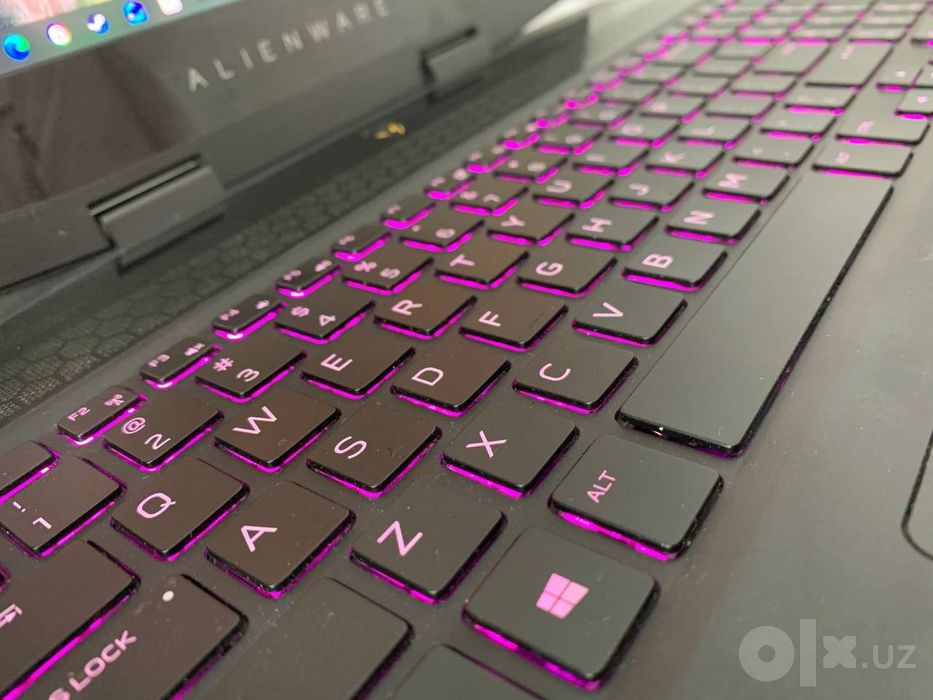 DELL Alienware M15 RTX 2080 4K AMOLED HDR10