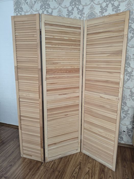 Продам стол, стулья, ширму.