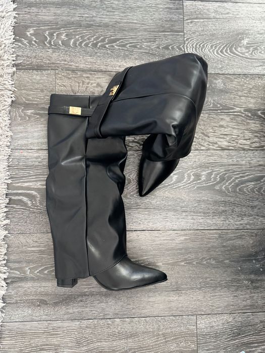 Кожени ботуши с ток