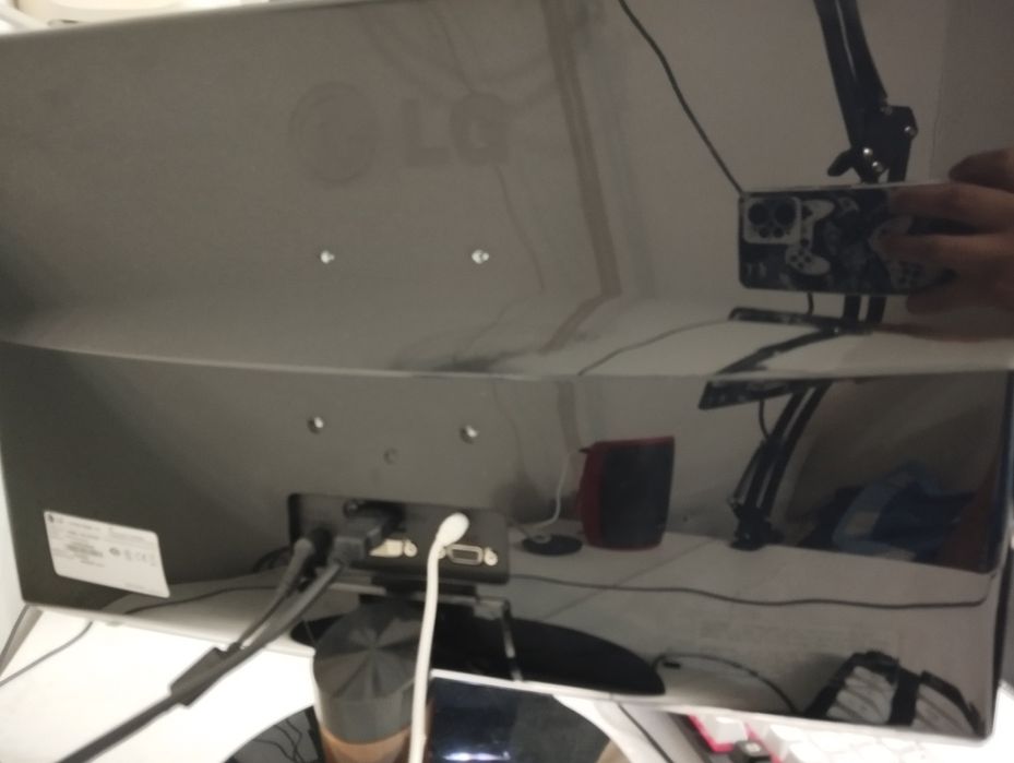 Монитор LG Flatron IPS226V, 22"