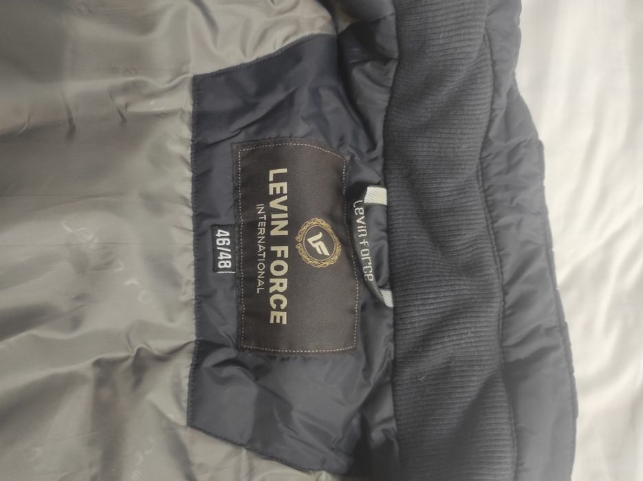 Куртку мужскую продам