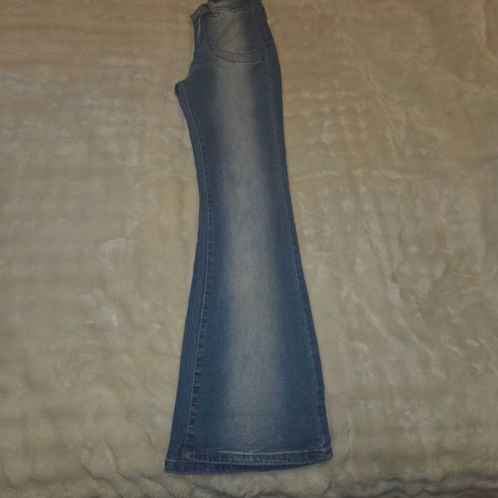 Дамски дънки еластични