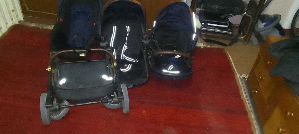 Детская коляска  три в одном