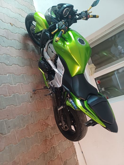 Motococleta Kawasski Z750