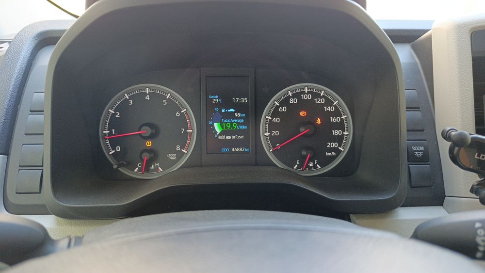 Microavtobus Toyota HiAce микроавтобус