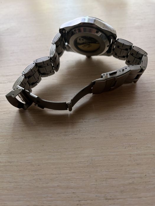 Продам часы наручные