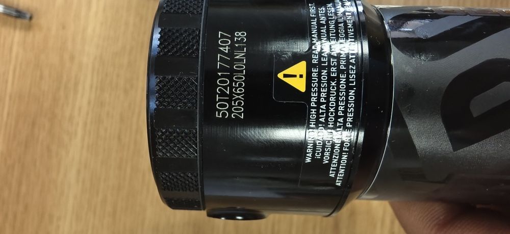 НОВ амортесьор/Шок RockShox Super Deluxe Select+ 205x60/65 Trunion