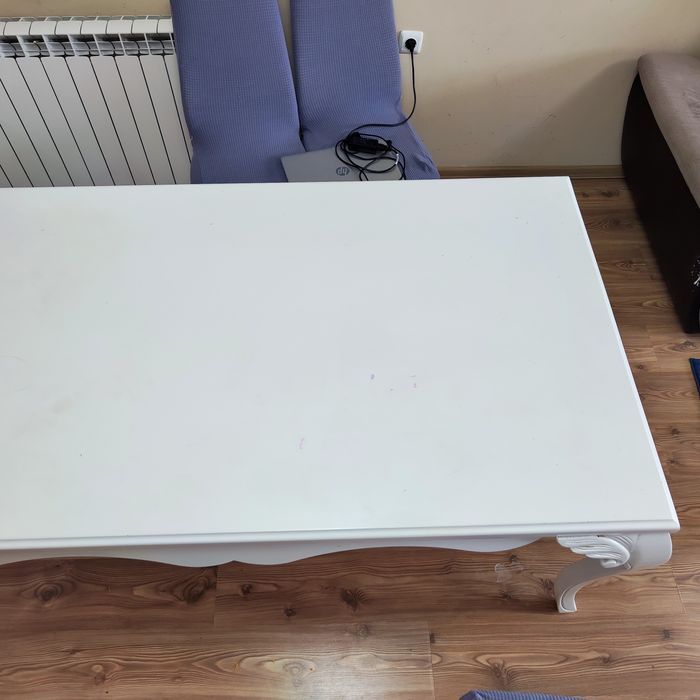 Голяма трапезна маса