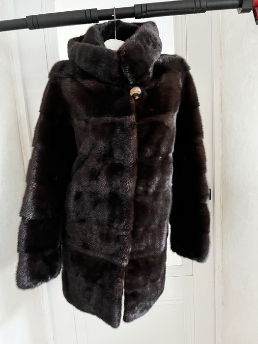 Продам норковую шубу