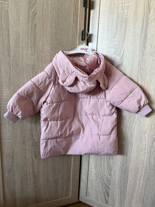 Продам осеннюю куртку на девочку