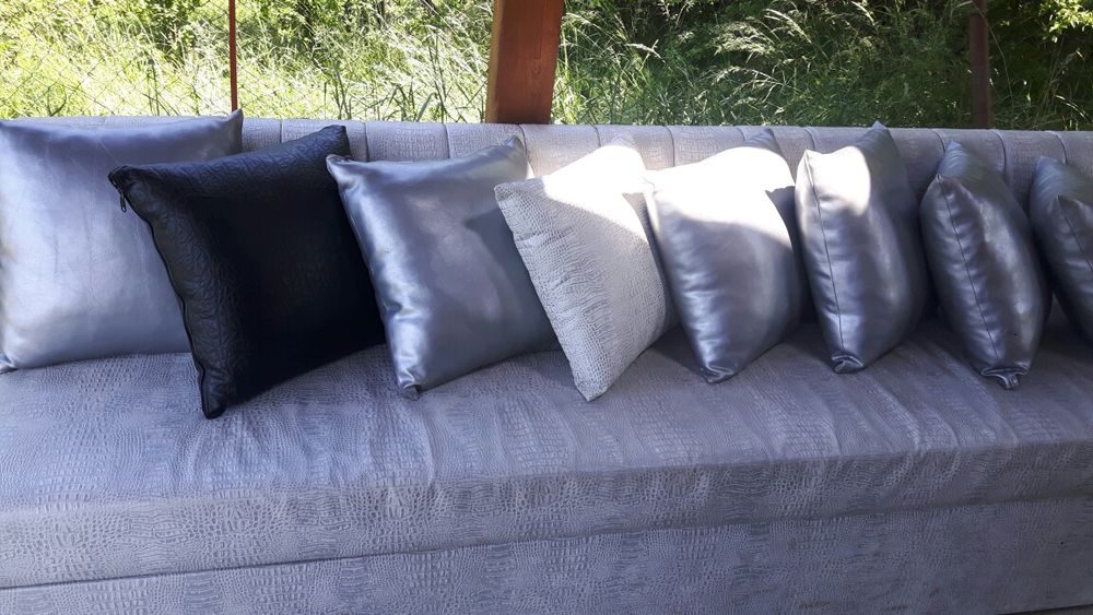 Диван от заведение