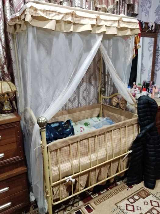 Bolalar krovati sotamiz