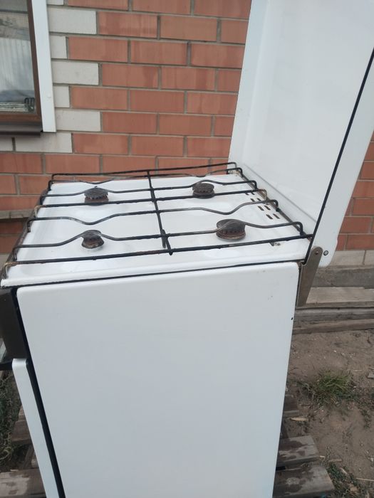 Продам газ плиту
