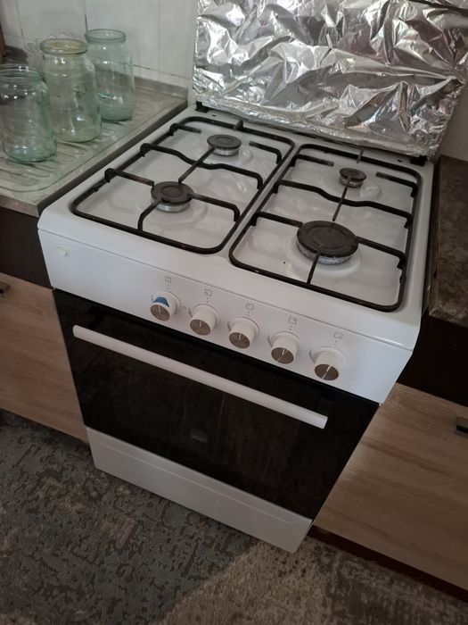 Продам газ плиту