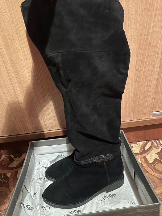 Обувь отличная можно ещё долго носить.