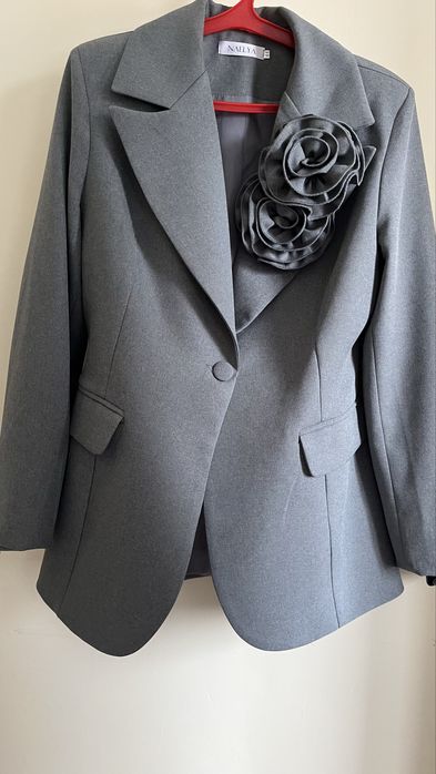 Костюм и блузка