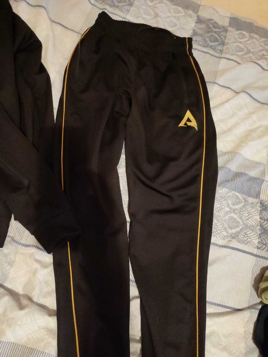 Спортен мъжки екип