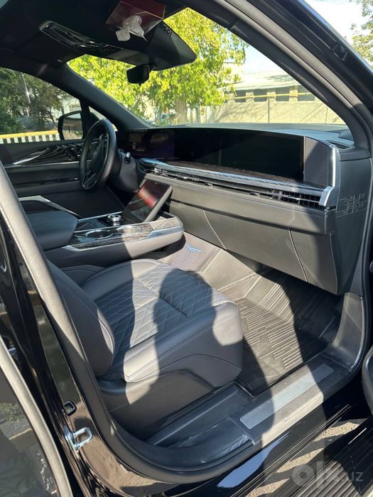 cadillac escalade iq 1000
