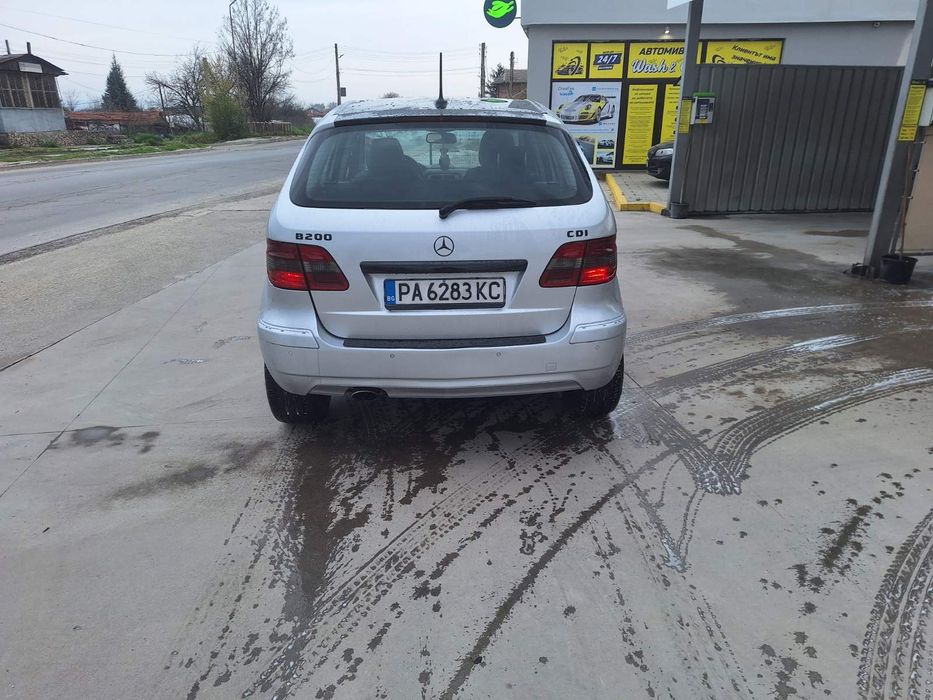 Mercedes-Benz B 200