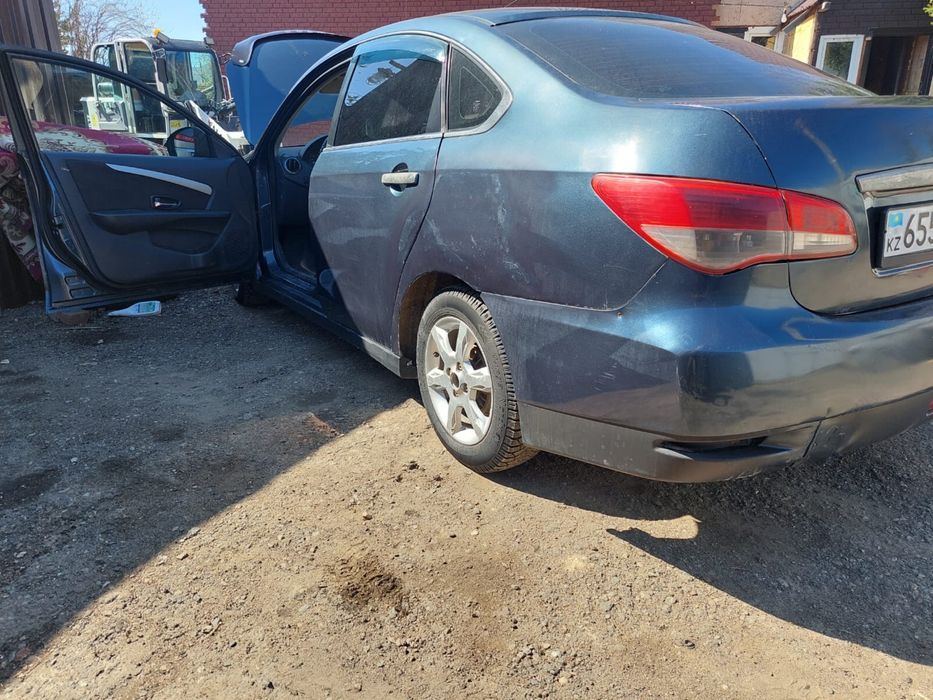 Продам машину Nissan Almera