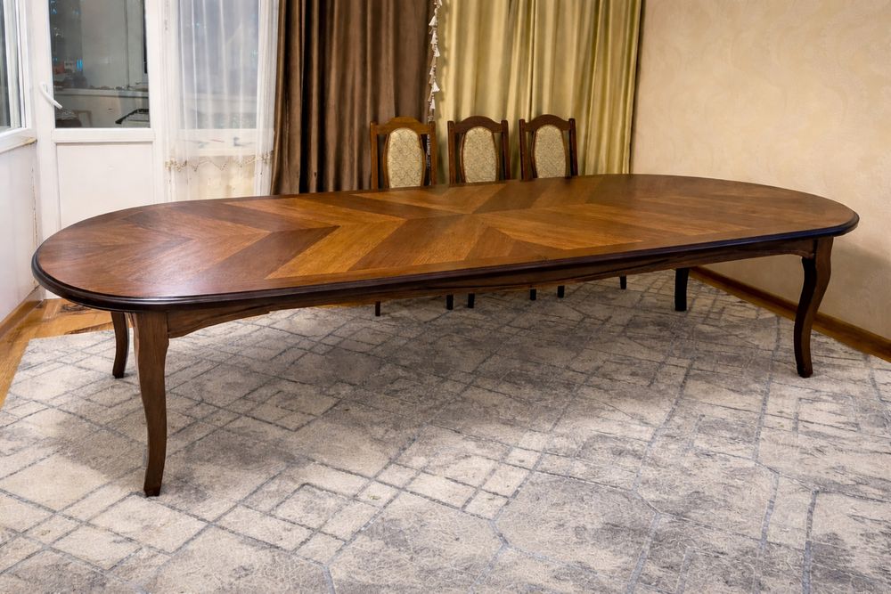 Продается стол и стулья