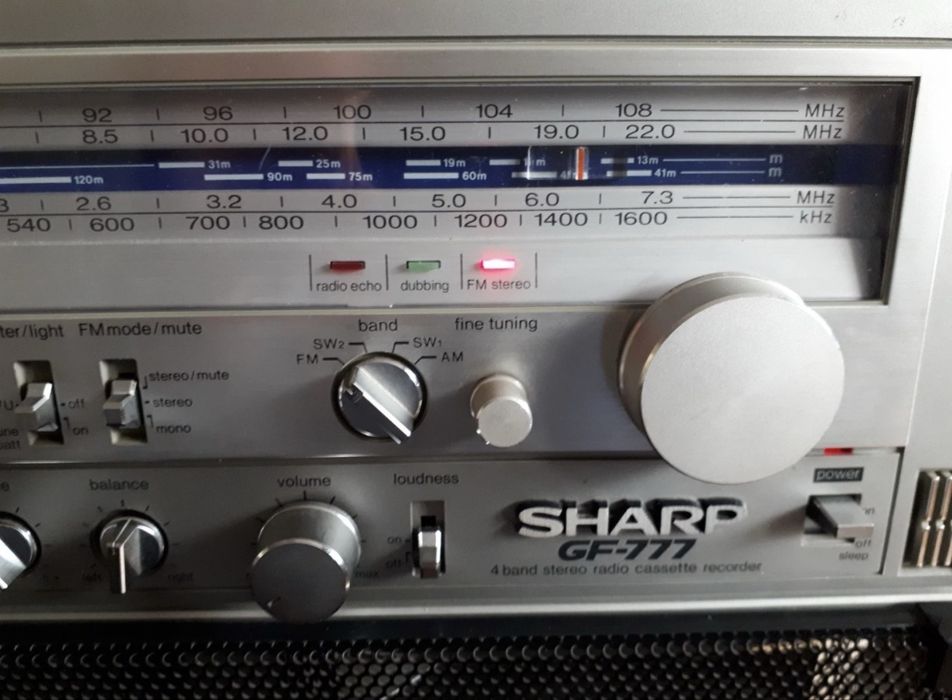 Sharp GF 777 radio casetofon
