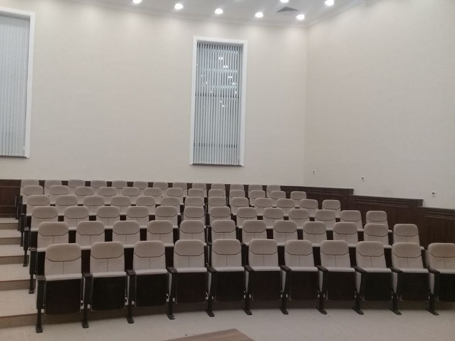 Teatr kreslolari - to'liq komplekt кресло для зрителей