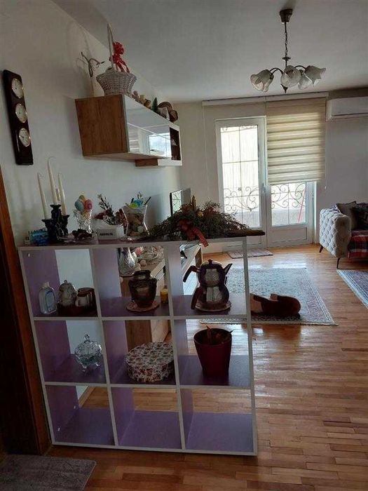 Дава се под наем Двустаен апартамент в София, Център - 65 кв.м за 408 € - Снимка #1