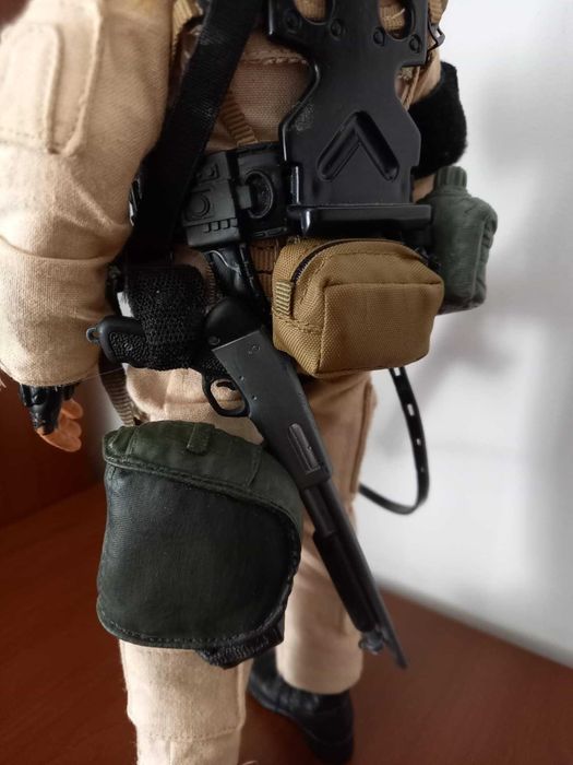 Figurina articulata 30cm scara 1/6 soldat forte speciale cu echipament