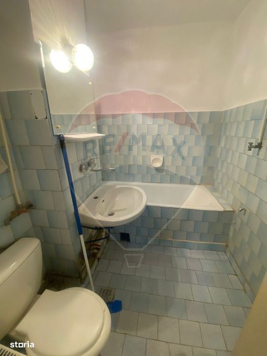 Apartament cu 3 camere de vânzare în zona apreciata