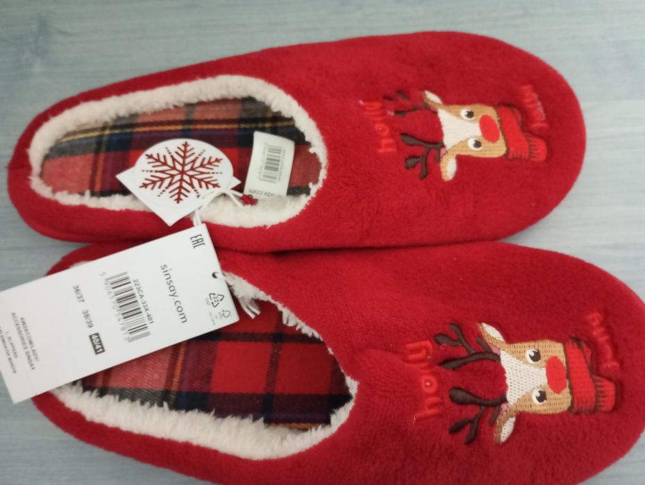 Papuci de casă noi cu model de Crăciun, mărimea 40-41. Transport 5 lei
