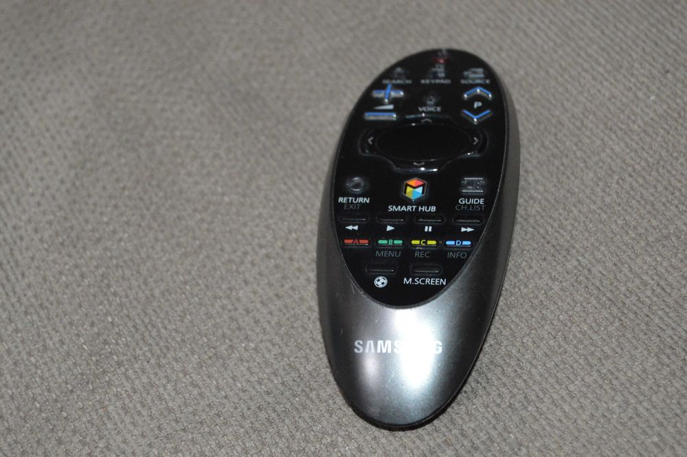 Telecomandă Smart Samsung Originală RMCTPH1AP1 (BN59-01181B) cu Control Vocal și Touchpad – Stare Excelentă