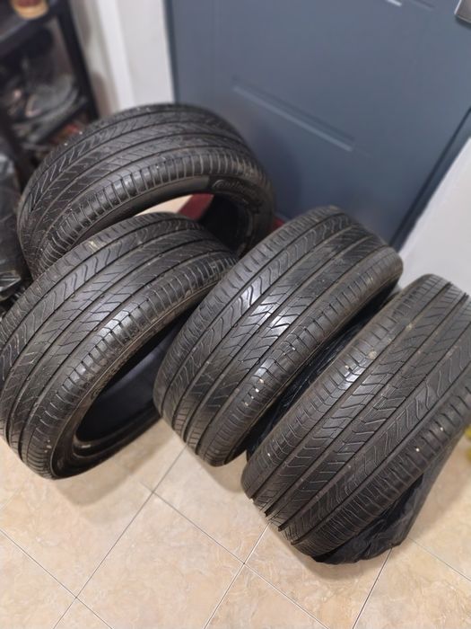 Vând anvelope continental