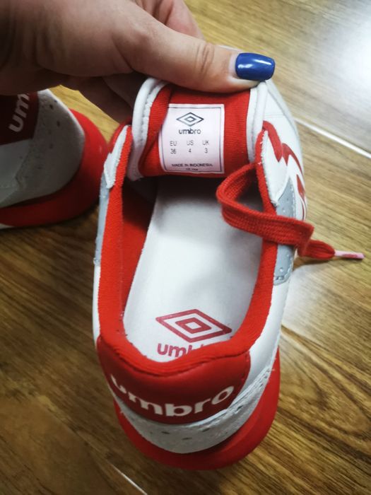 Pantofi Umbro 36
