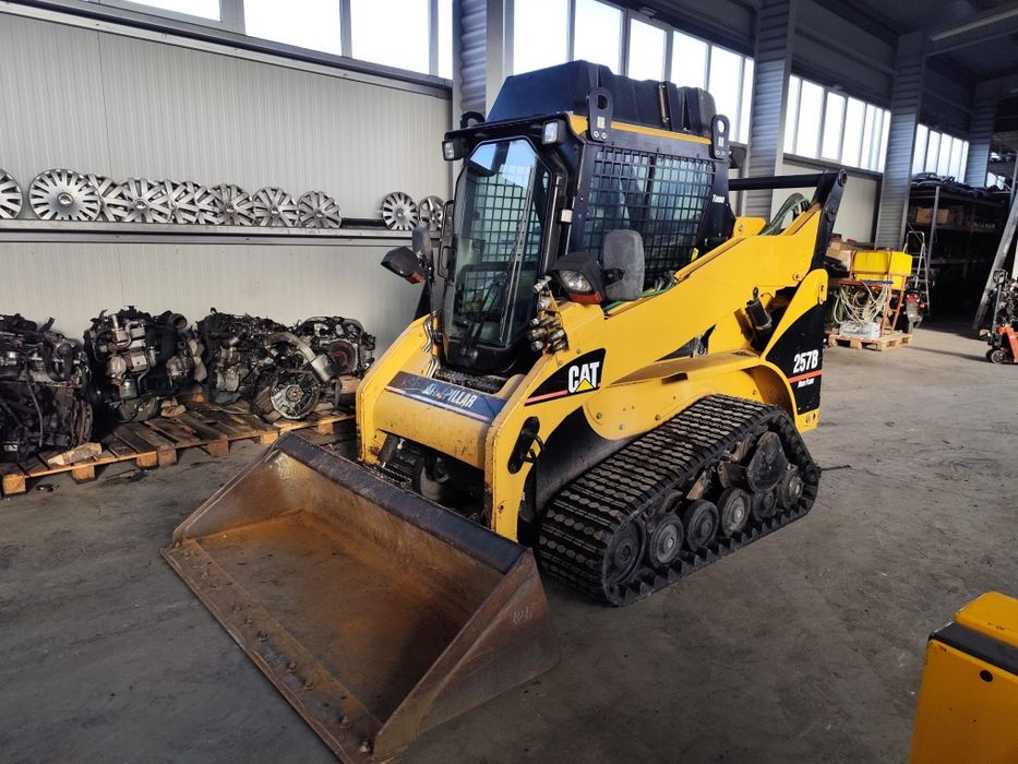 Bob cat Caterpillar 257B