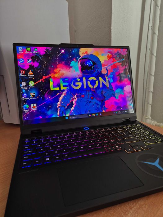 Lenovo Legion 5 15AKP10 / AMD Ryzen AI 7 350 / 15.1 WQXGA OLED 165Hz / 32GB DDR5 RAM / 1TB SSD / NVIDIA GeForce RTX 5070