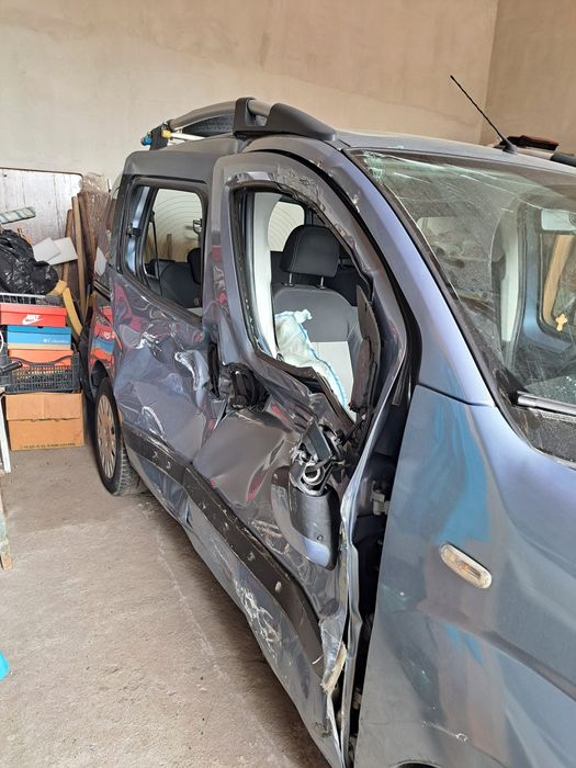 Dezmembrez Fiat Fiorino Qubo