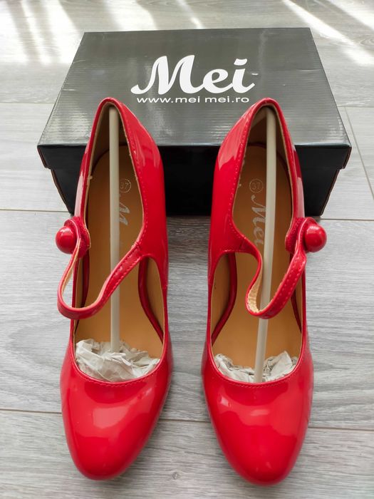 Pantofi lac Noi livrare gratuită