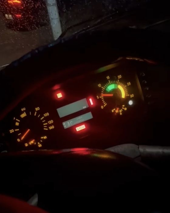 Mersades Atego 2528 srochna sotiladi Manipulyator