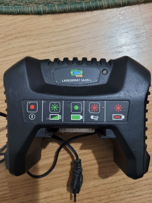 Incarcator  ladegerat 3a 25l de 30 v