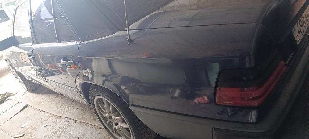 Срочно Продам авто. Мерседес бенз Е 230