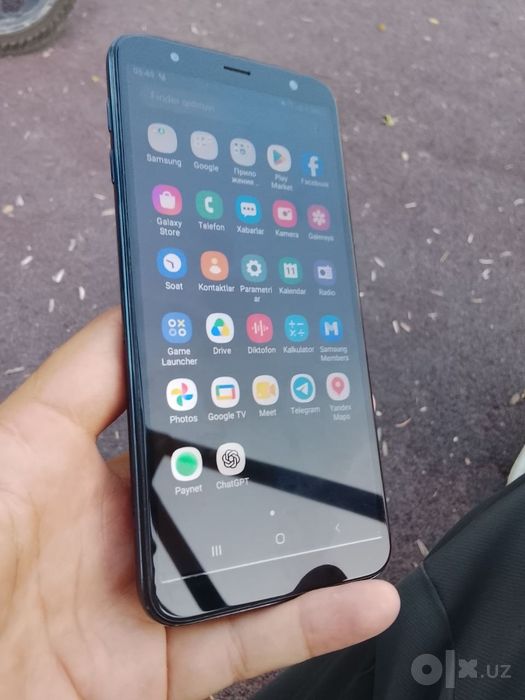 Samsung j 4 plus