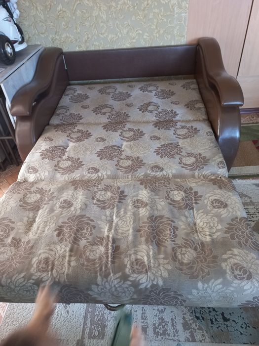 продаётся диван,тахта
