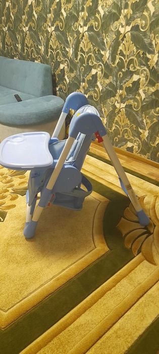 Detiski kormyashi stolik