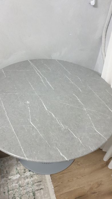 Продам стол серый на кухню