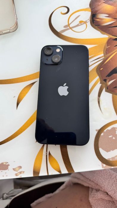 продавам iphone 13