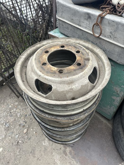 Продам резину и диски на газель